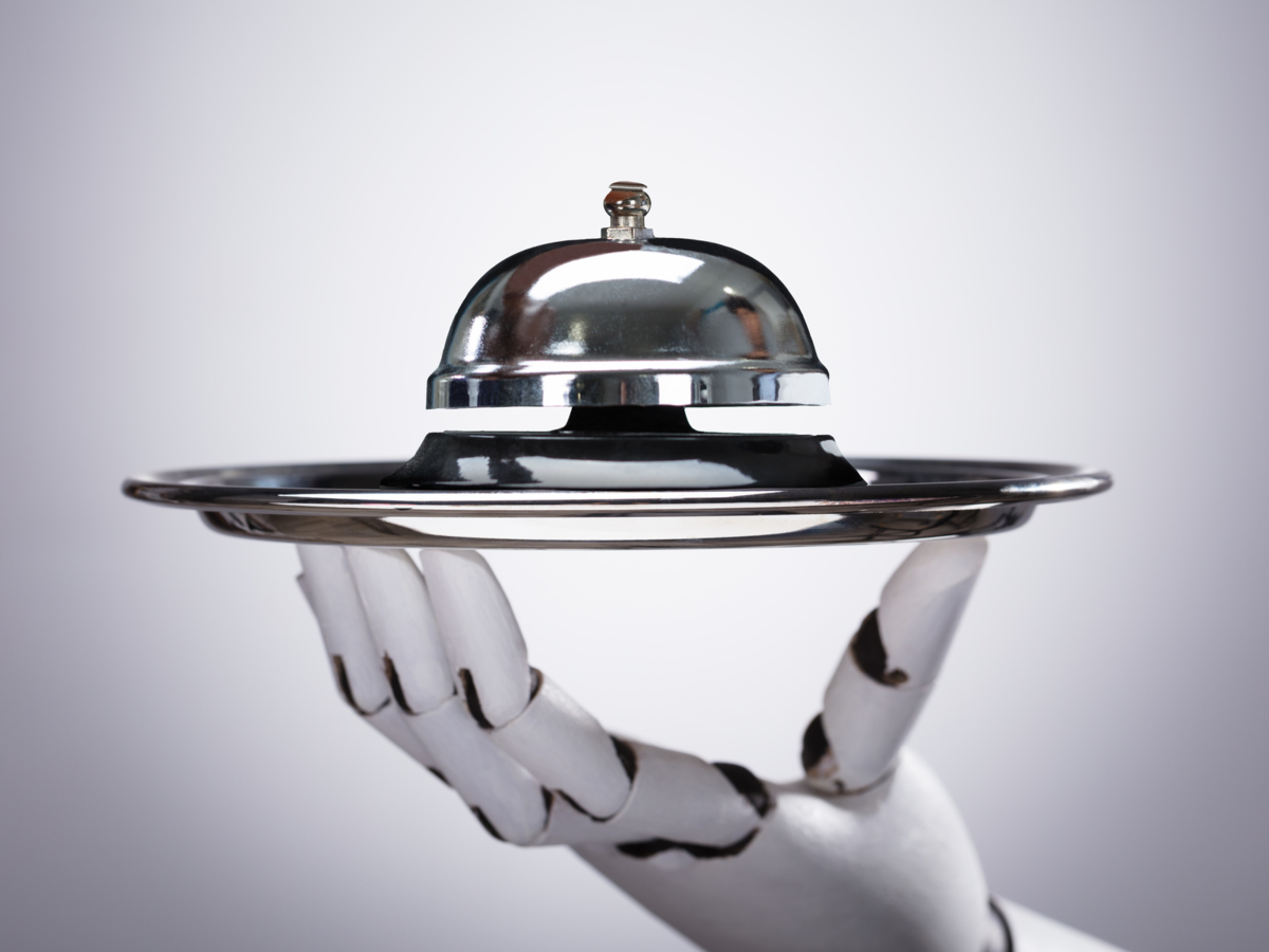 Blog: AI at your service - loving or loathing it? 